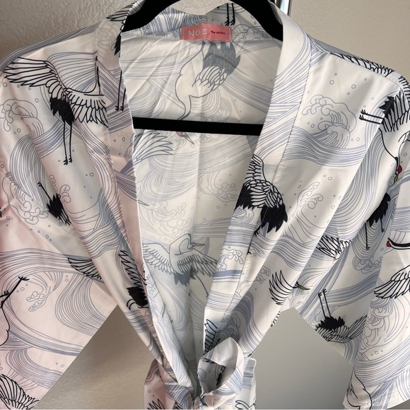 JAPANESE KIMONO 👘 white cranes with strap wrap sleep spring - Picture 3 of 6